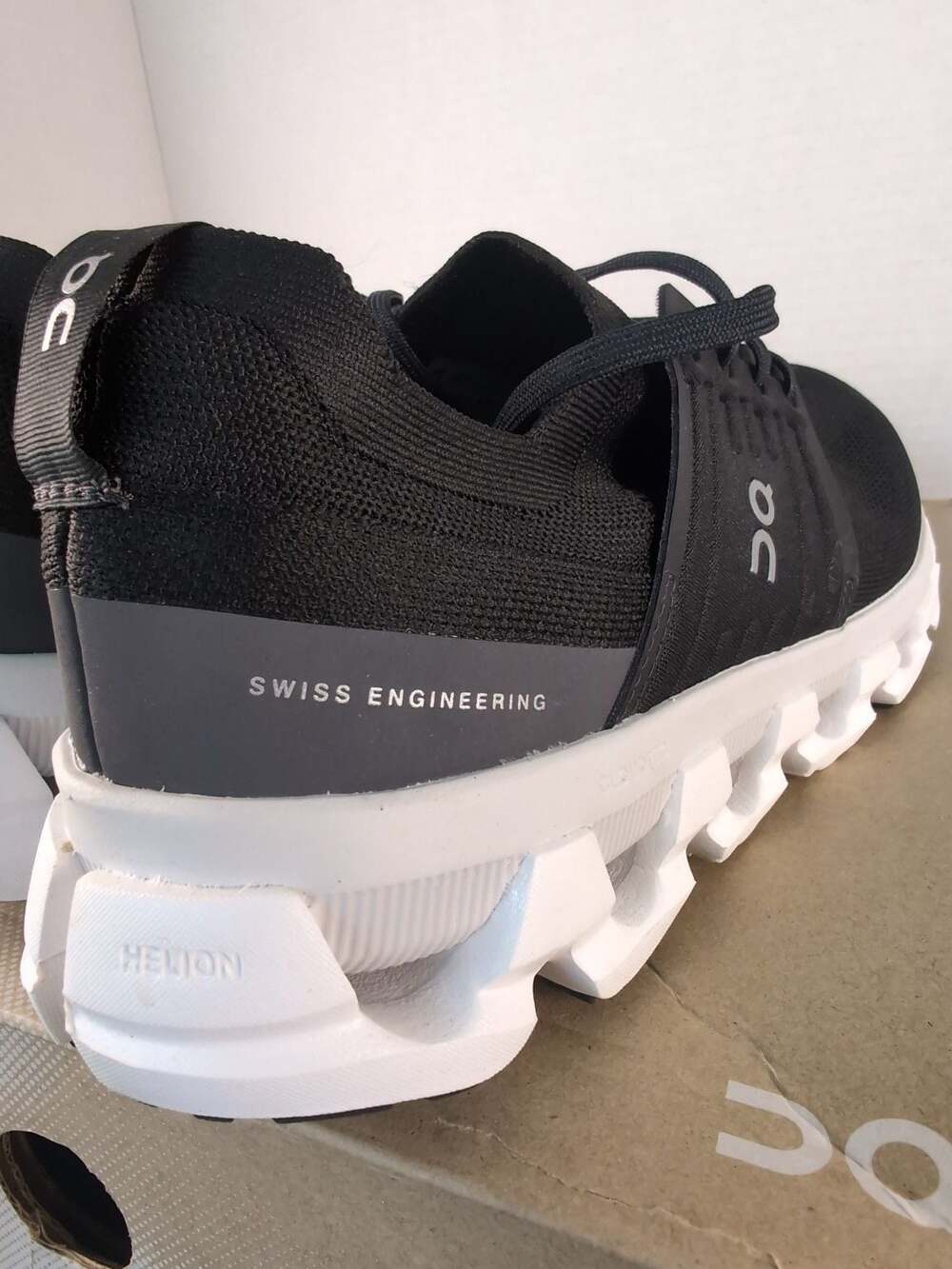 NEW On Cloudswift 3 Running Shoes Black and White 9W/7.5M - Picture 9 of 10
